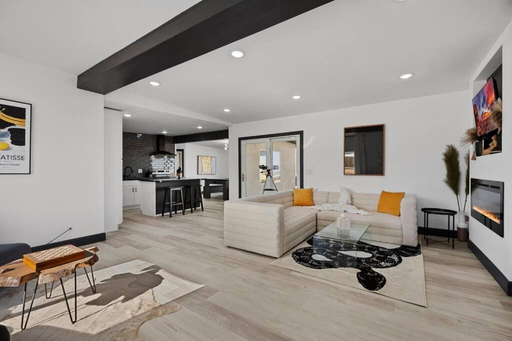 Star Gazers Modern Home On 5 Acres Of Land! Sunfair Heights Εξωτερικό φωτογραφία