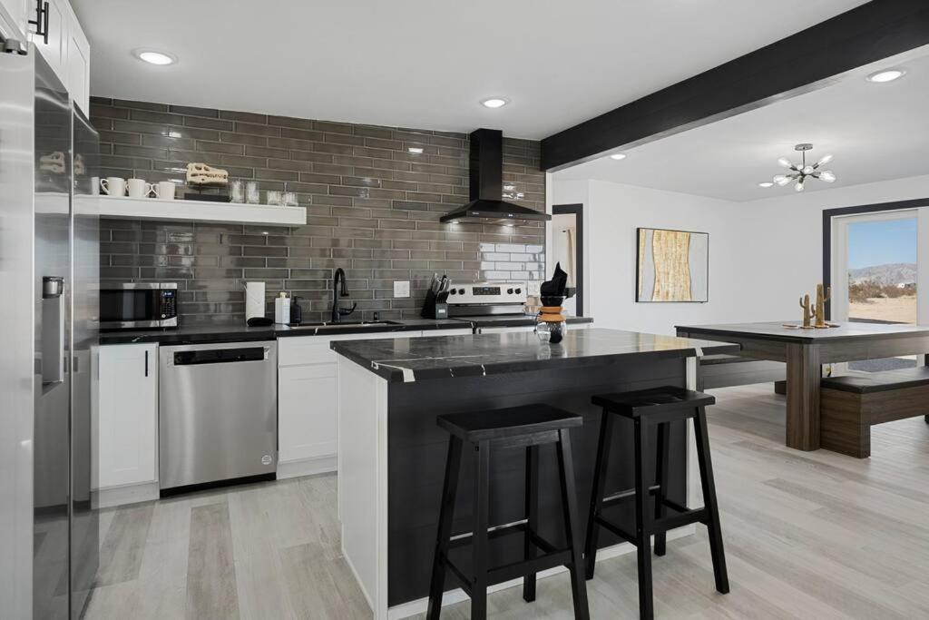 Star Gazers Modern Home On 5 Acres Of Land! Sunfair Heights Εξωτερικό φωτογραφία