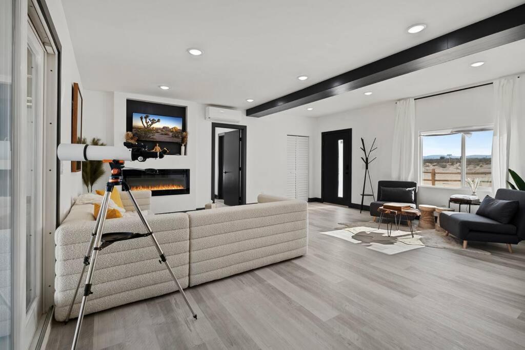 Star Gazers Modern Home On 5 Acres Of Land! Sunfair Heights Εξωτερικό φωτογραφία