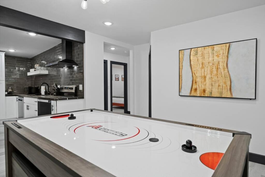 Star Gazers Modern Home On 5 Acres Of Land! Sunfair Heights Εξωτερικό φωτογραφία