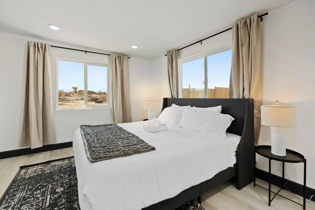 Star Gazers Modern Home On 5 Acres Of Land! Sunfair Heights Εξωτερικό φωτογραφία