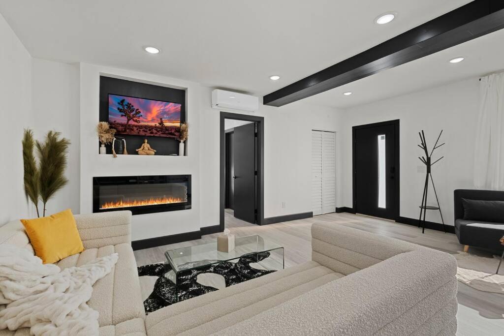 Star Gazers Modern Home On 5 Acres Of Land! Sunfair Heights Εξωτερικό φωτογραφία